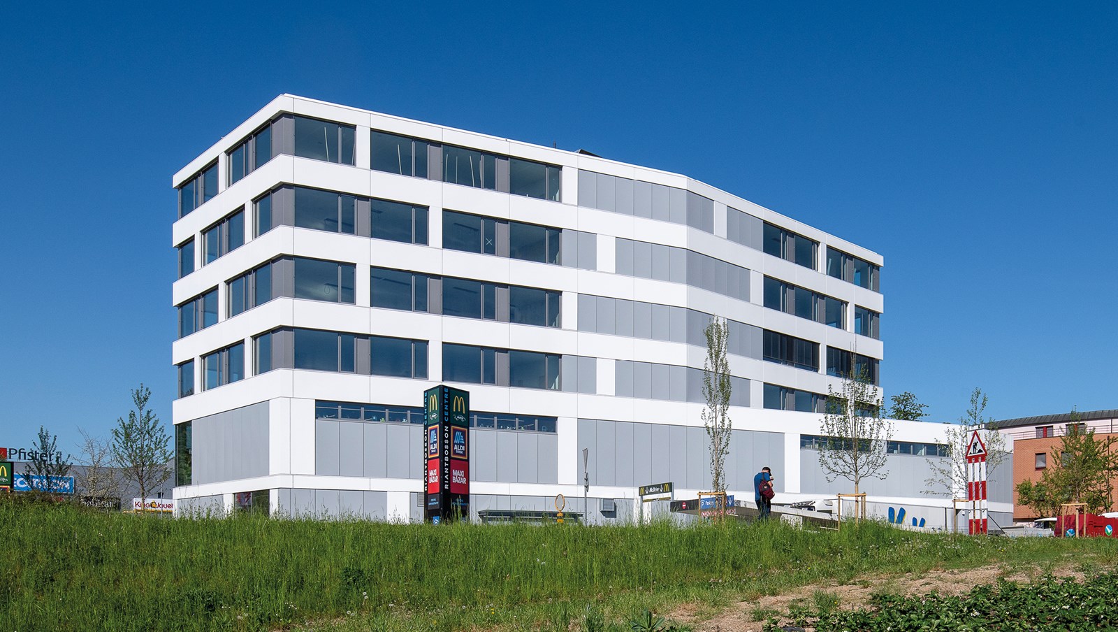 Riantbosson Centre